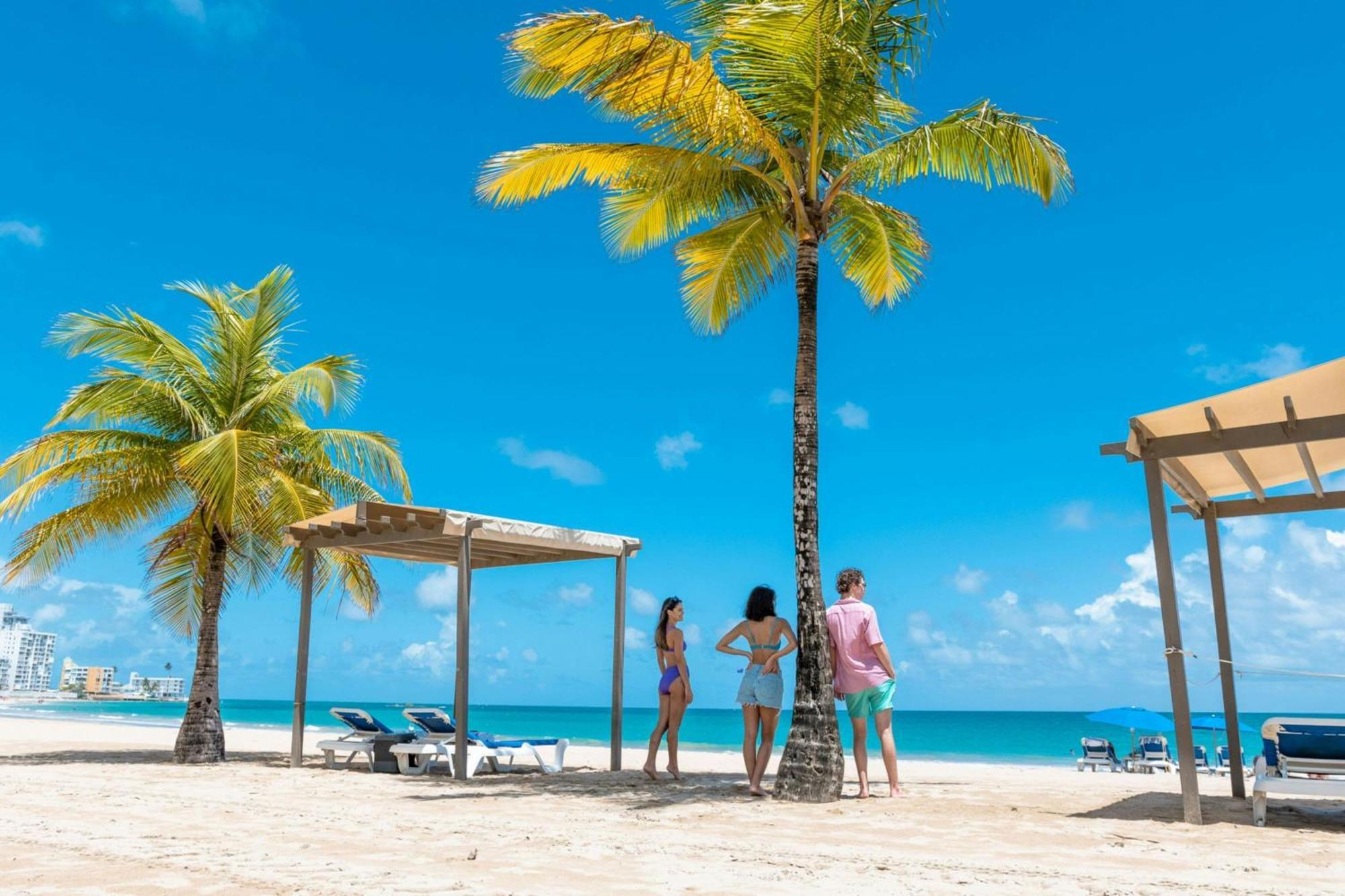 Courtyard By Marriott Isla Verde Beach Resort Сан-Хуан Екстер'єр фото