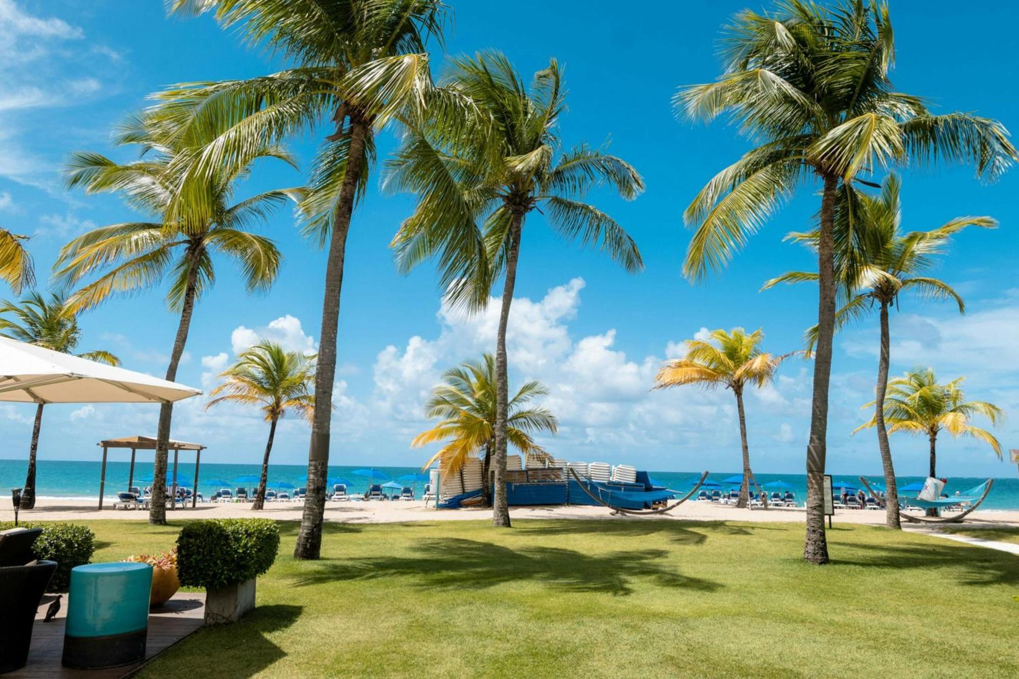 Courtyard By Marriott Isla Verde Beach Resort Сан-Хуан Екстер'єр фото