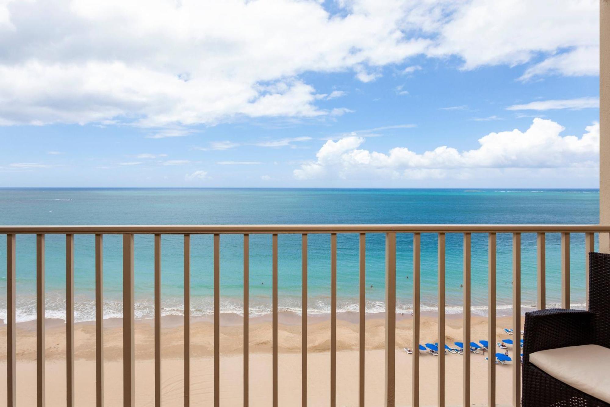 Courtyard By Marriott Isla Verde Beach Resort Сан-Хуан Екстер'єр фото