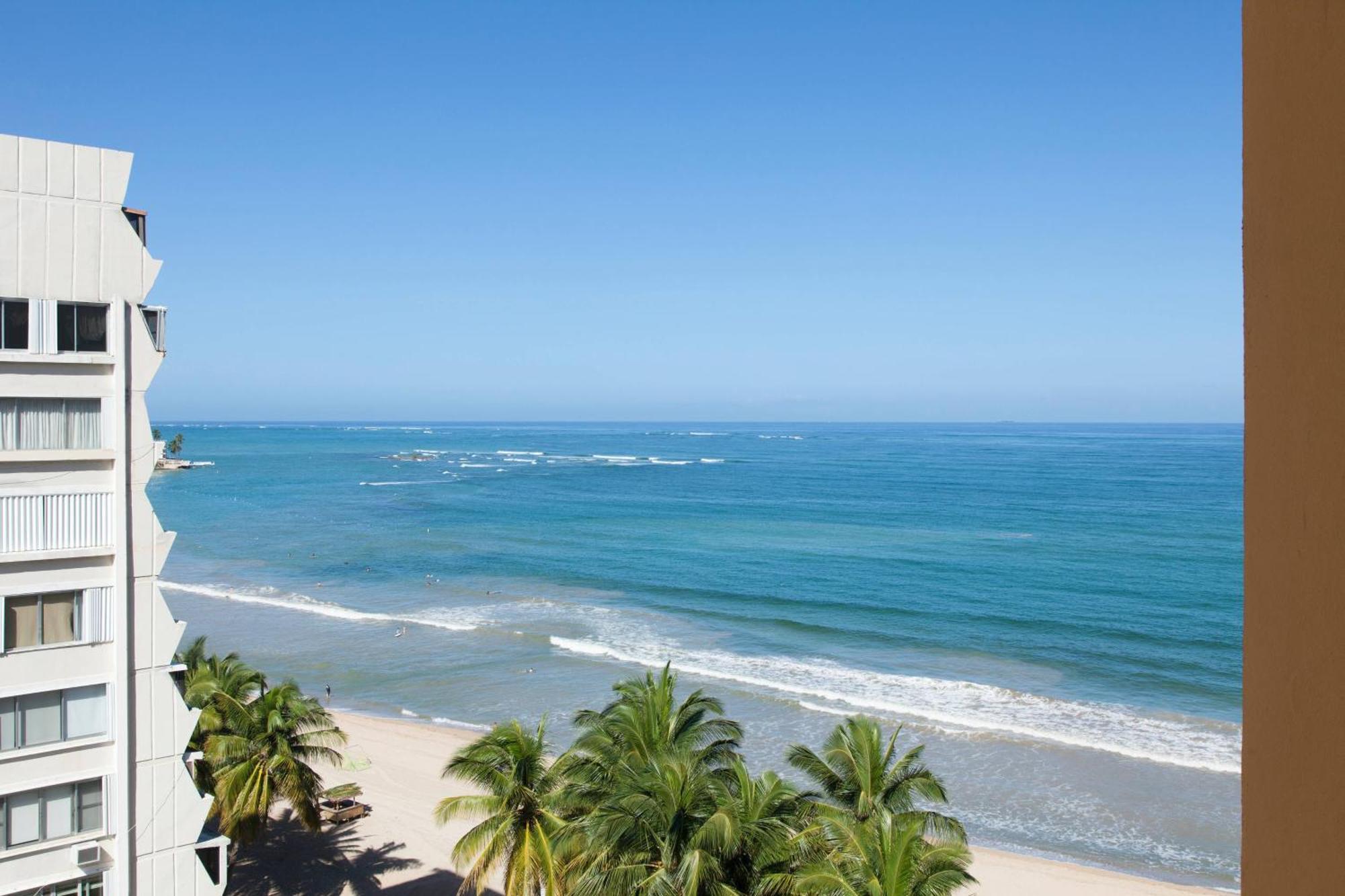 Courtyard By Marriott Isla Verde Beach Resort Сан-Хуан Екстер'єр фото